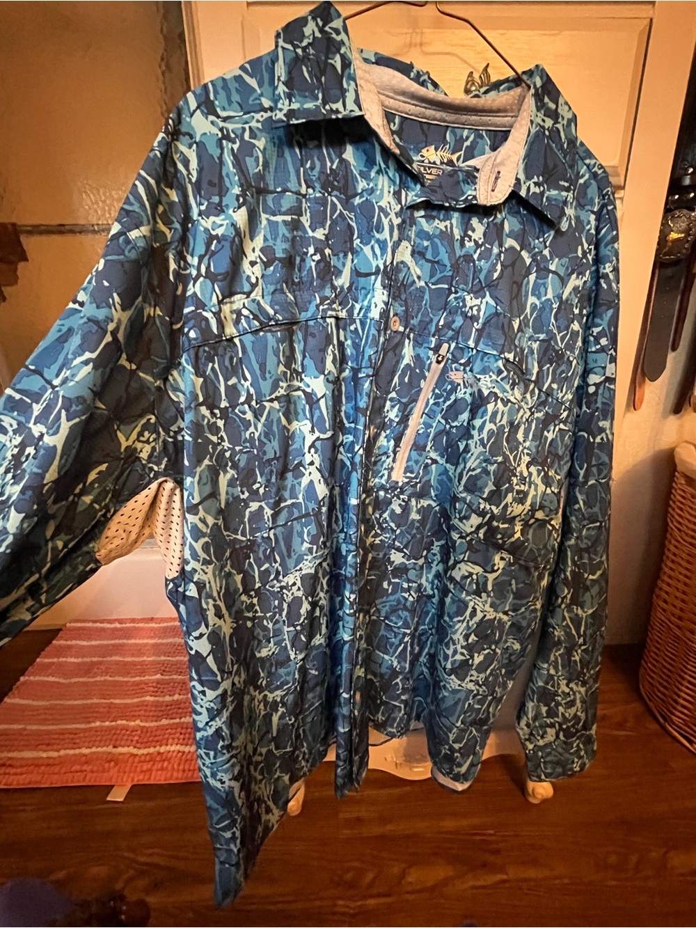 SilverBait Men’s Blue water Printed mesh lined fishing shirt
